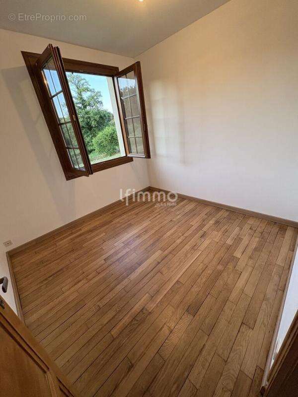 Maison + longère en pierre à rénover – Terrain de 9 000 m² avec - photo 5