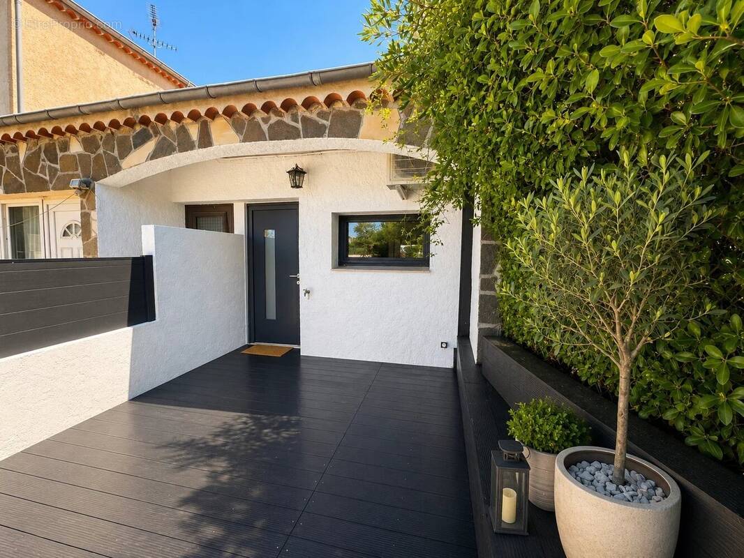 Appartement à PUGET-SUR-ARGENS