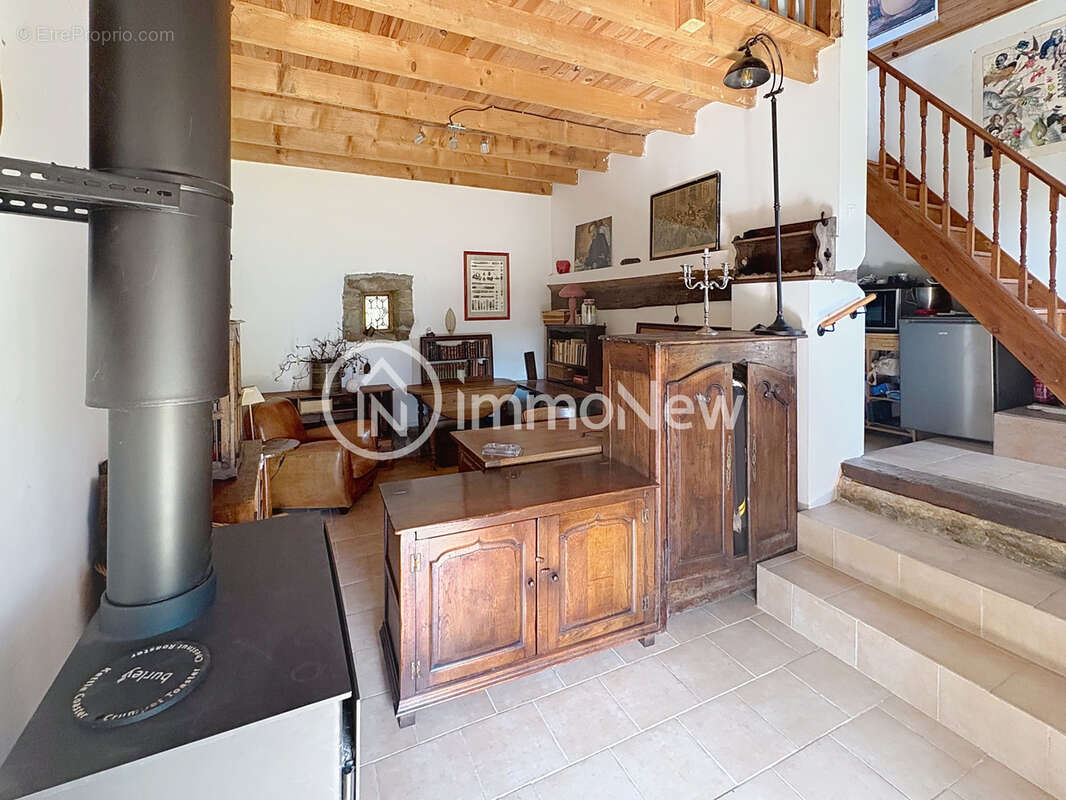 Magnifique longere annee 1711 d une surface de 140 m2 sur 1835 m2 - photo 13