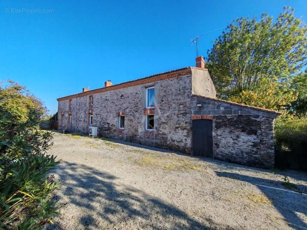 Maison à LE LANDREAU