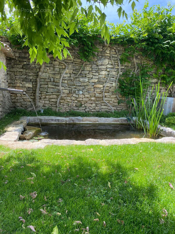 Maison à MENERBES