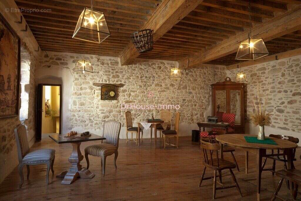 Maison à VILLENEUVE-MINERVOIS