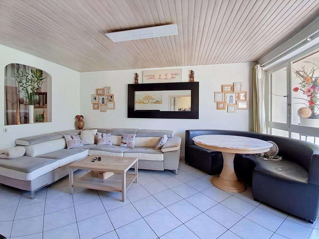 Appartement T4 de 86 m² à Chambéry - photo 2