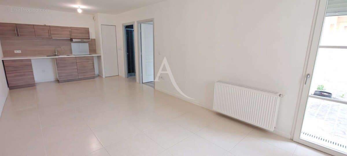 Appartement à LA CHAPELLE-EN-SERVAL