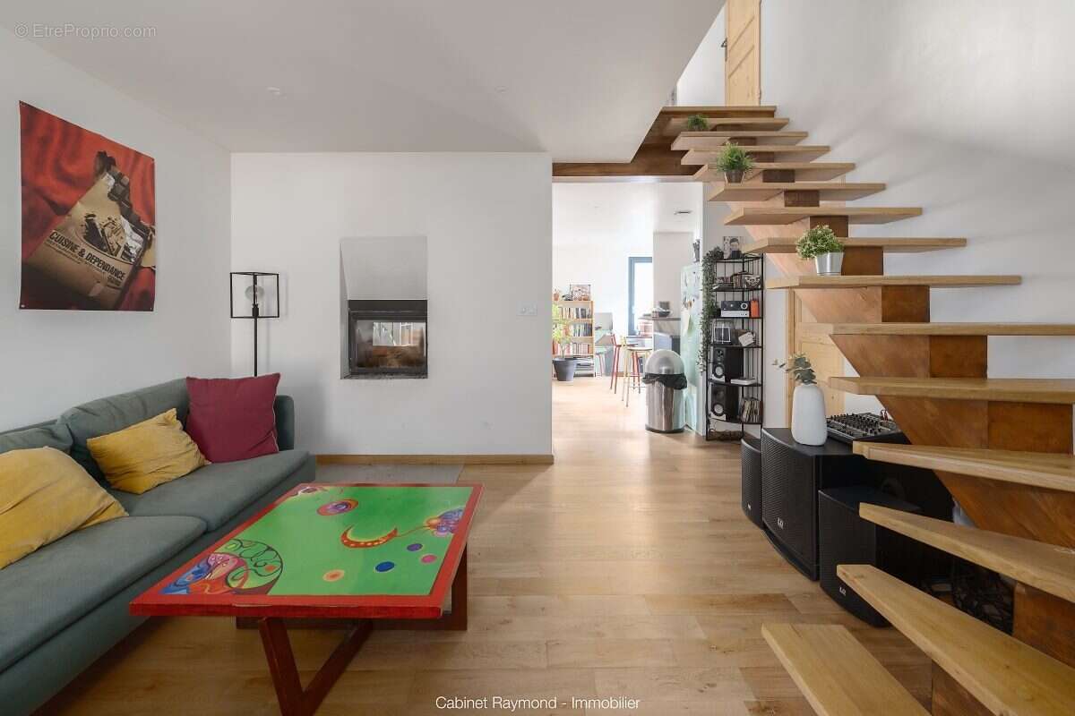 Maison à ENTRAIGUES