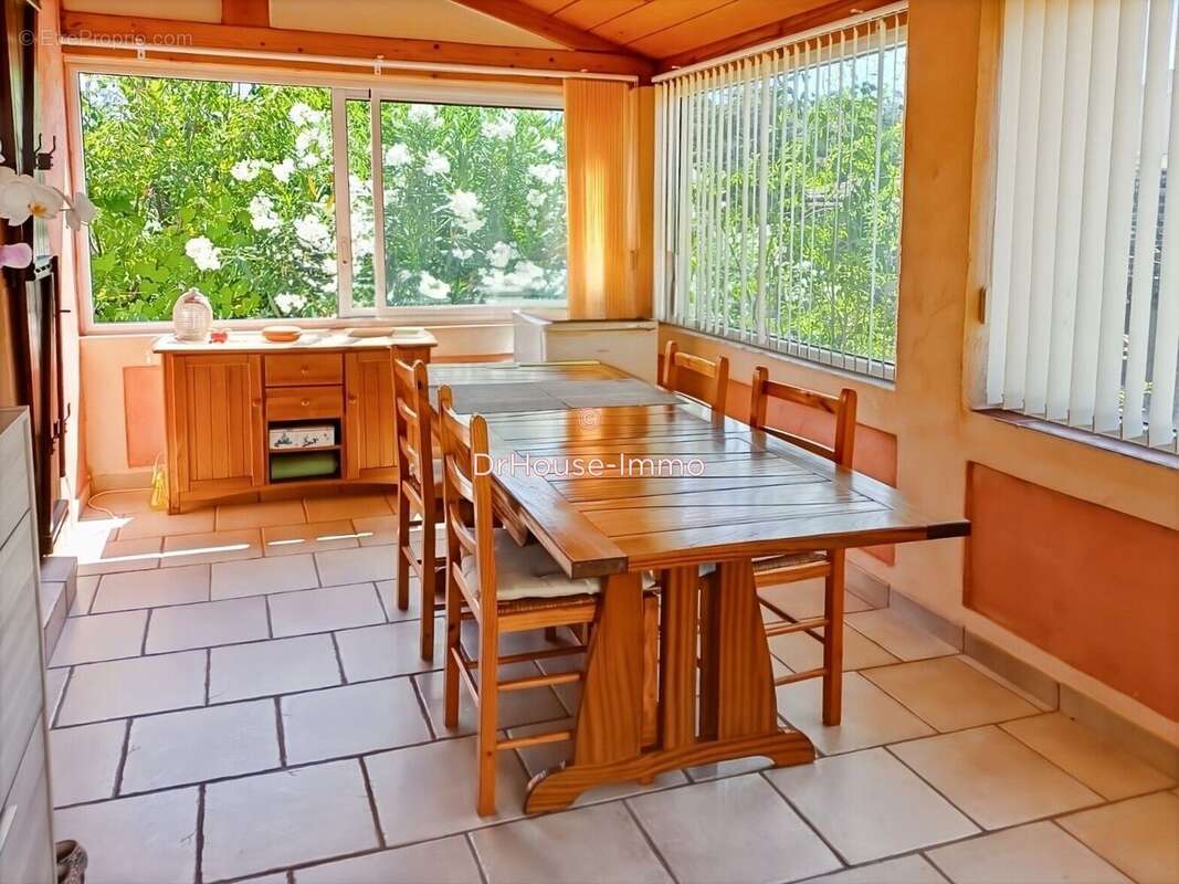 Appartement à ROQUEFORT-LES-PINS