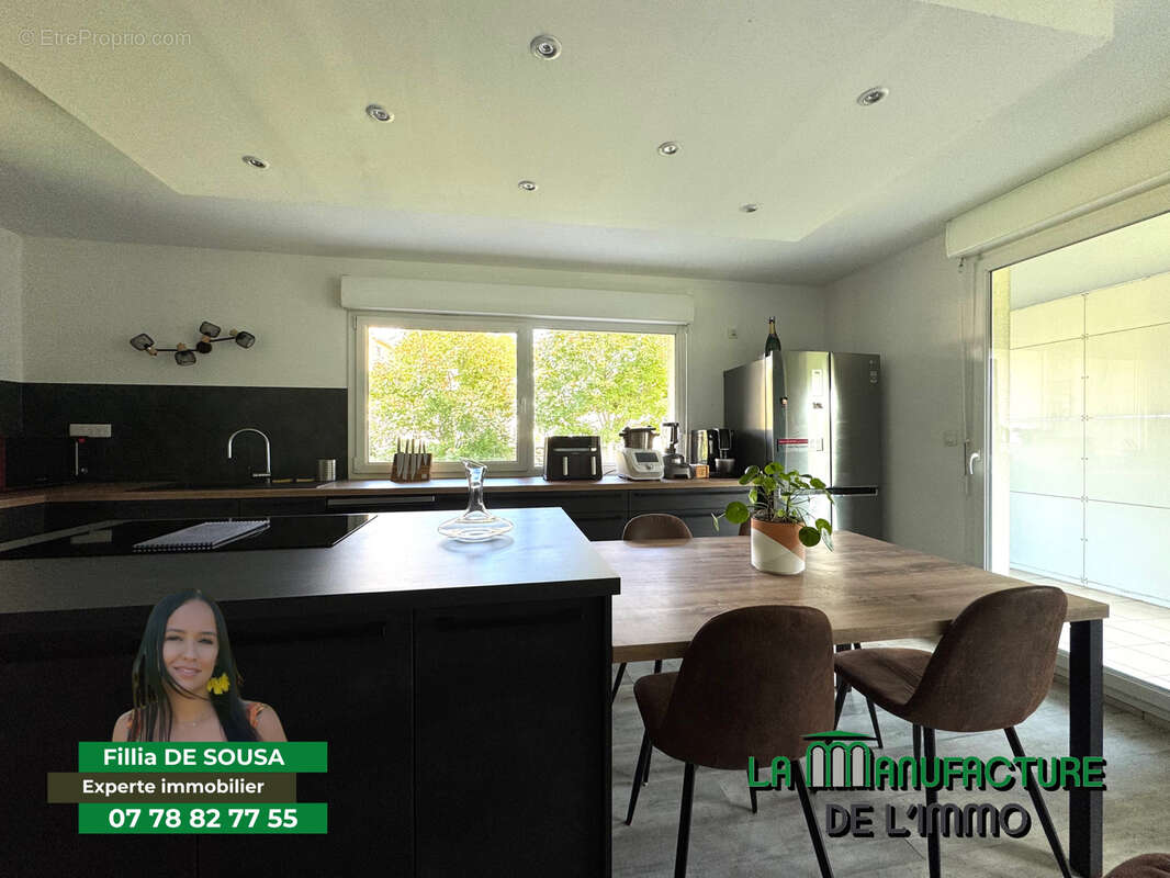 Appartement à SAINT-PRIEST-EN-JAREZ