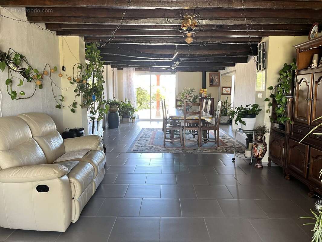 Maison 250 m² à Rancy  - photo 4