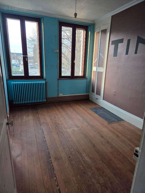 Maison à MAIGNELAY-MONTIGNY