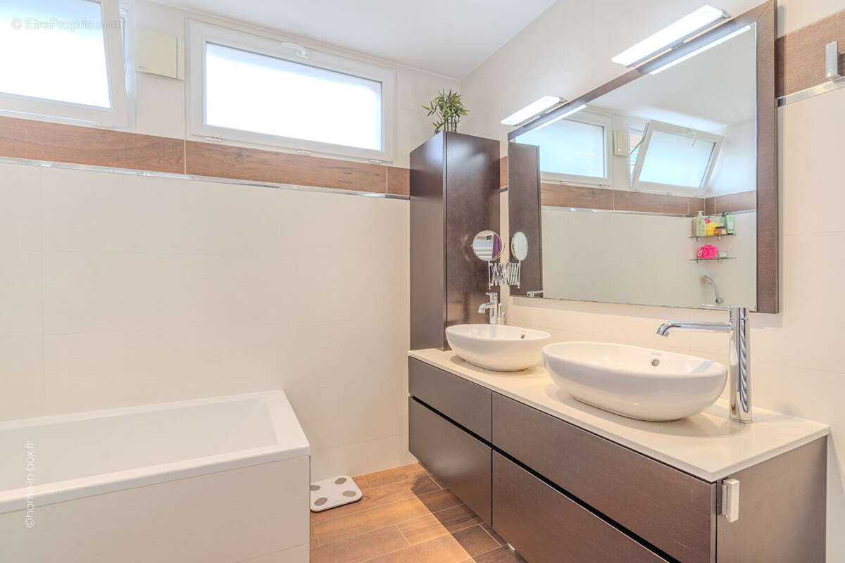 Appartement à LE PLESSIS-TREVISE