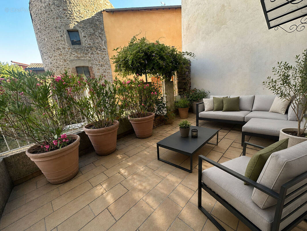 Appartement à GREZIEU-LA-VARENNE