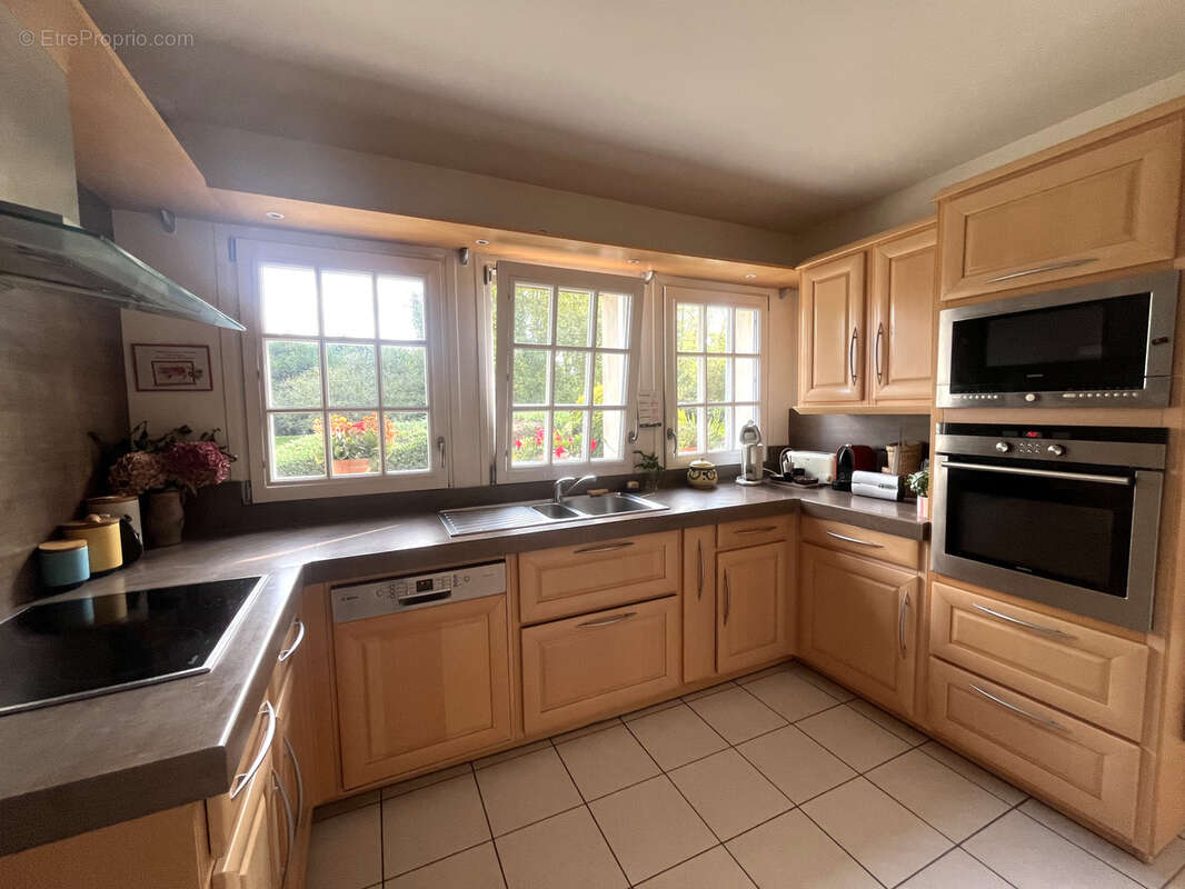 Maison à VAUX-SUR-AURE