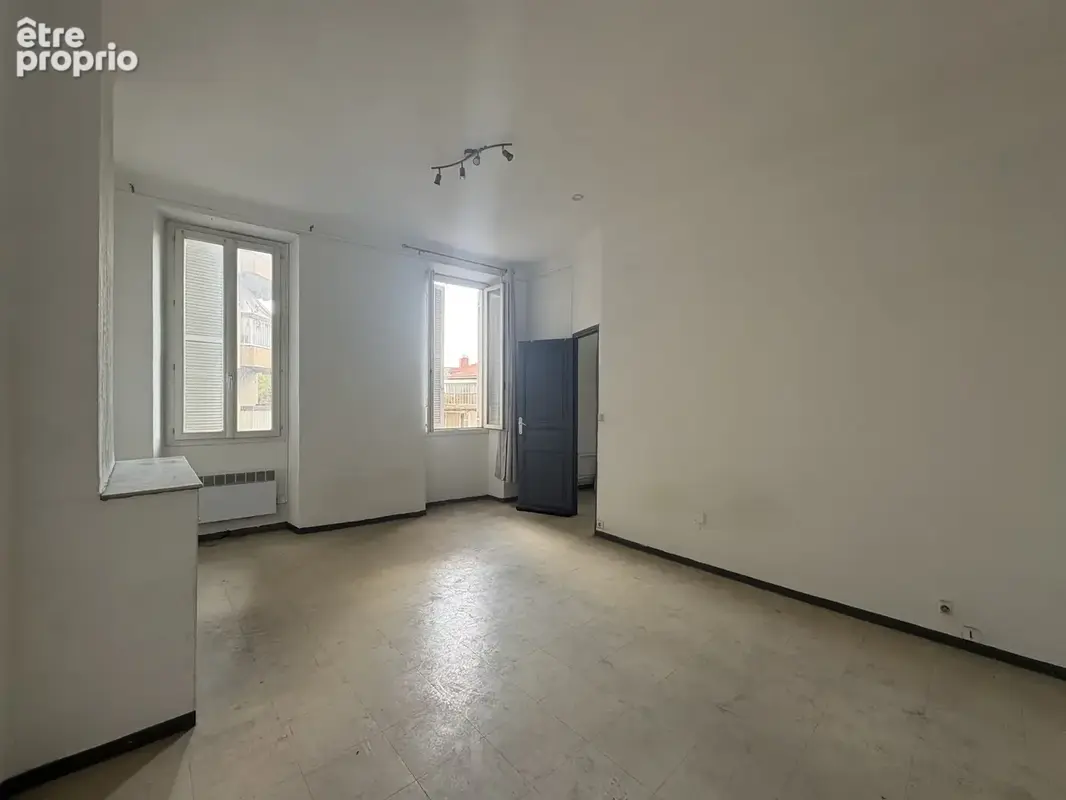 MARSEILLE 4ᵉ   CHUTES-LAVIE  T1 de 35 m2 Sud-Est lumineux, immeuble rénové  Idéal investisseur ou premier ac - photo 3