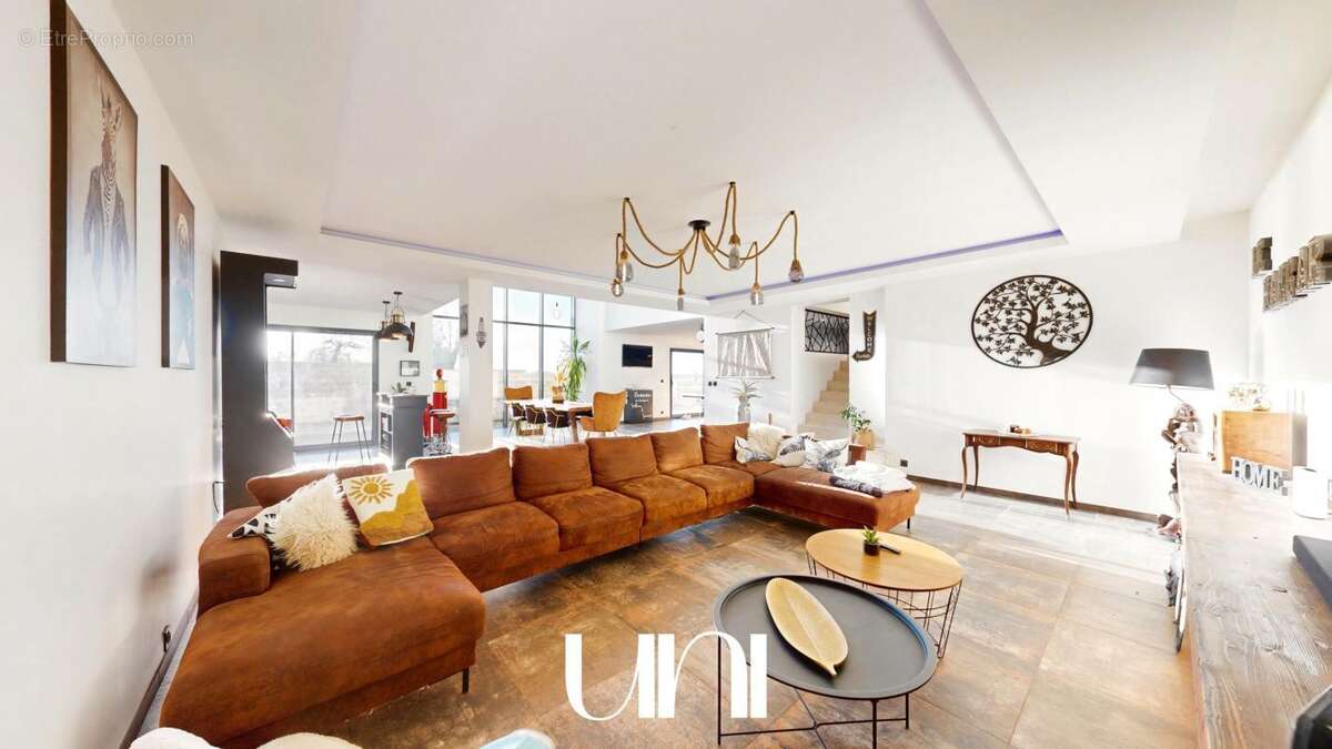 Maison 9 pièces 317 m2 avec terrasse - Saint-Loup-Hors - photo 5
