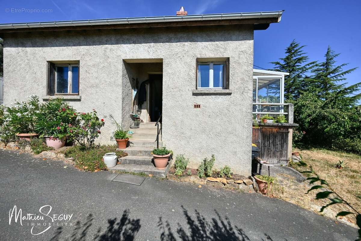 LENTILLY - Petite maison sur grand terrain avec vue - photo 8