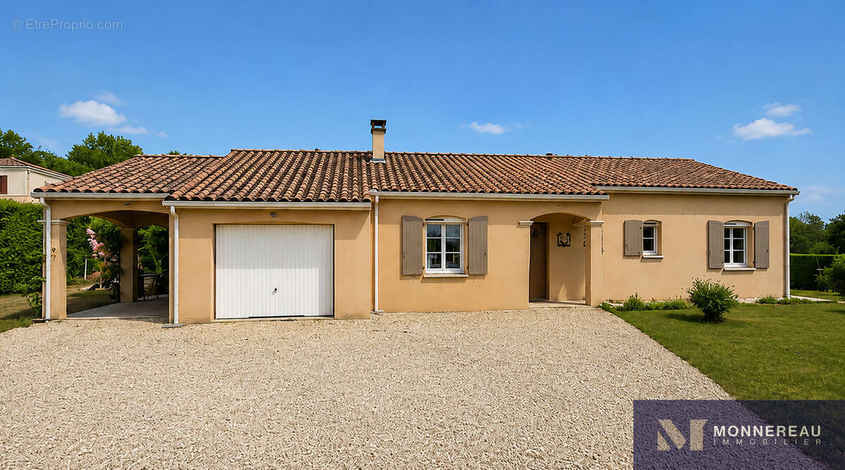 Maison des annees 2000 renove avec bel exterieur, piscine et poolhouse. - photo 3