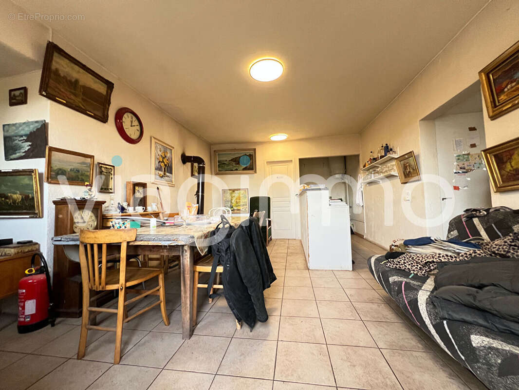 Maison à LA CLAYETTE