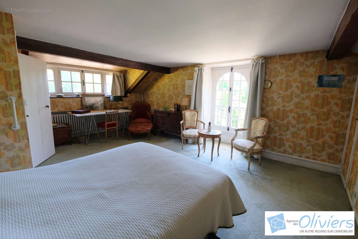 Maison à MILON-LA-CHAPELLE