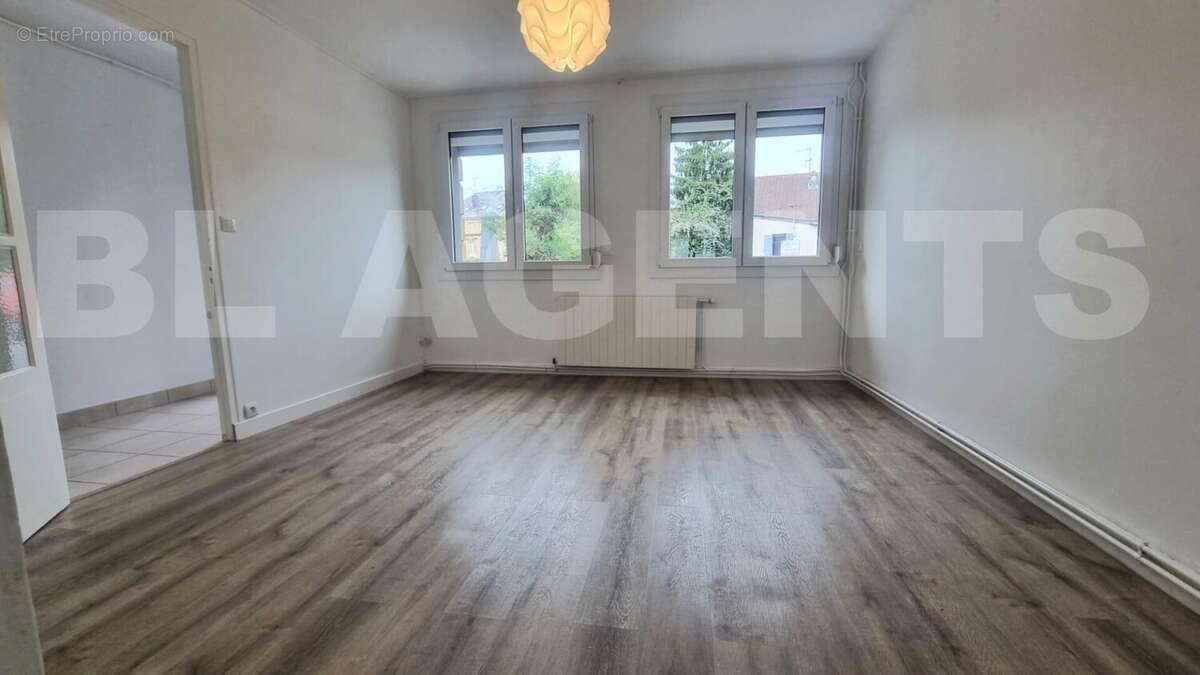 991438d8-fa5b-43b7-9f9f-b80081e859e6 - Maison à FLOING