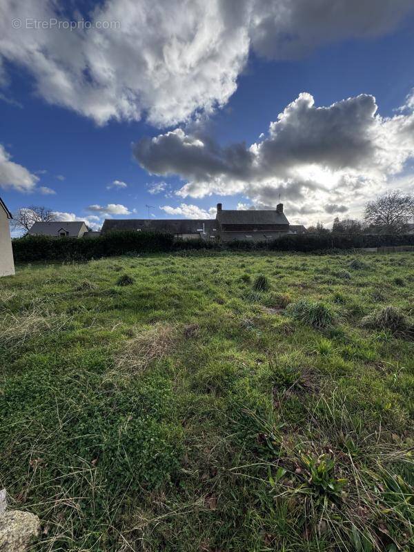 Terrain à DOL-DE-BRETAGNE