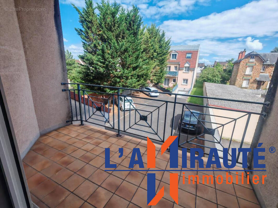Appartement à SARTROUVILLE
