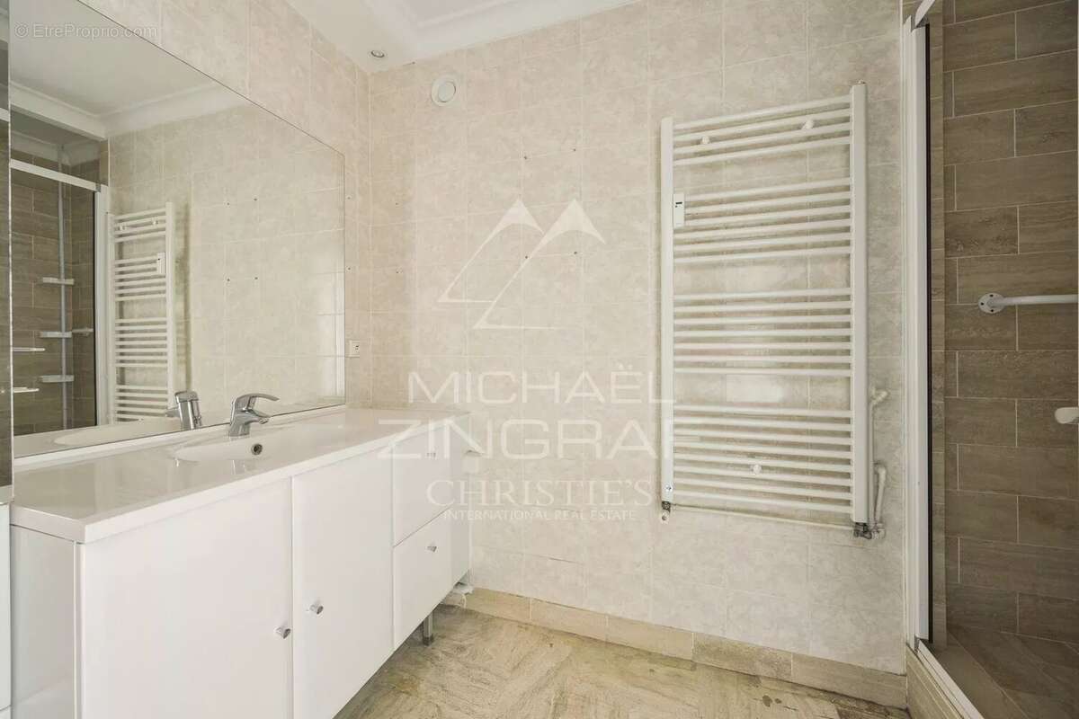 Appartement à MANDELIEU-LA-NAPOULE