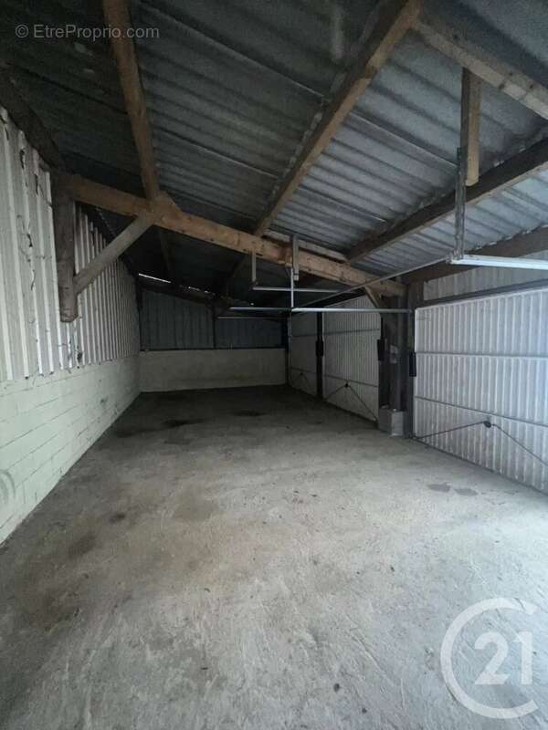 Maison à SAINT-CYR-LE-GRAVELAIS