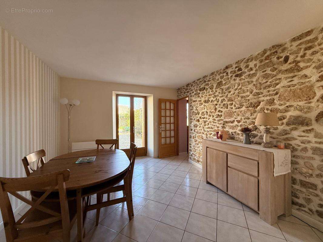 Maison à BOURAY-SUR-JUINE