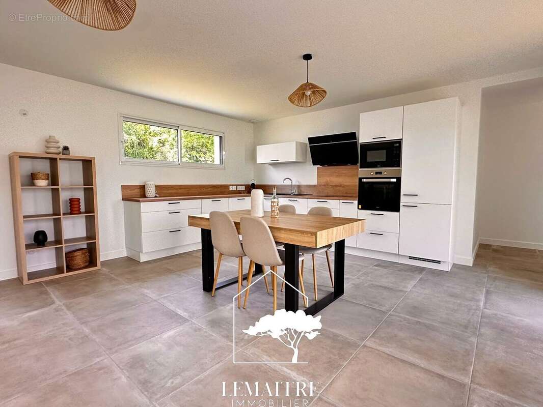 Maison à LES MATHES