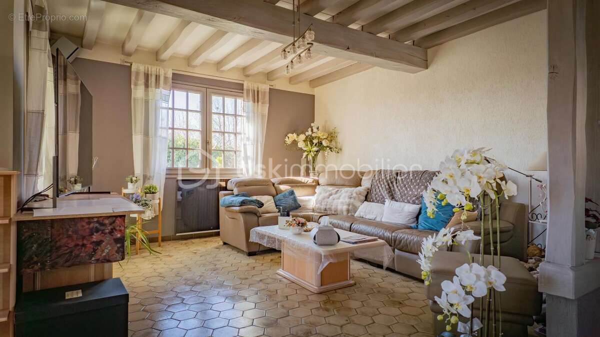 Maison à VARENNES-VAUZELLES
