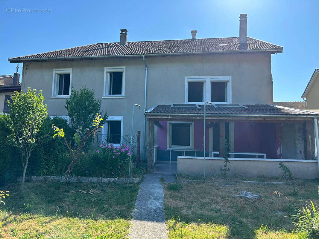 Maison à VIEU-D'IZENAVE