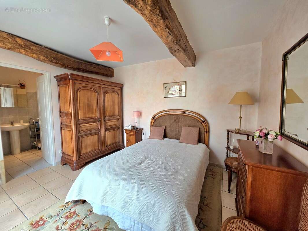 Appartement à RAZAC-DE-SAUSSIGNAC