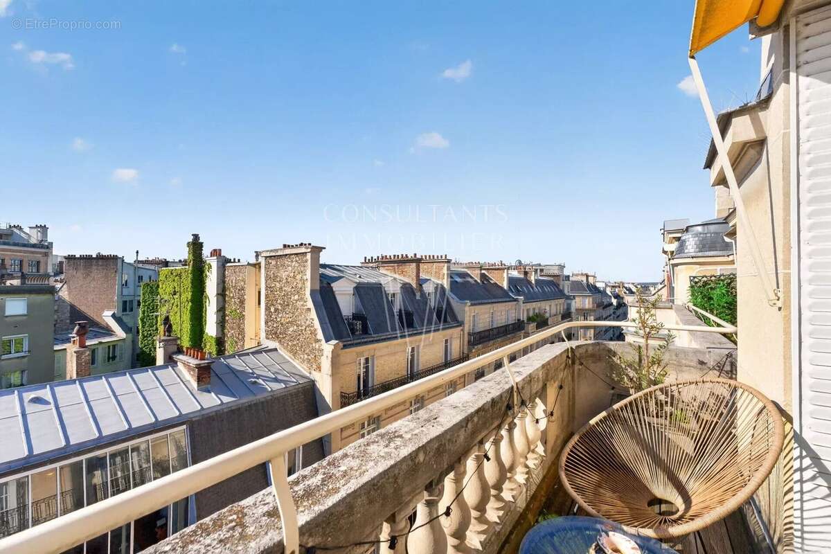 Appartement à PARIS-16E
