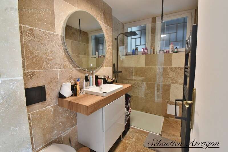 Maison plain-pied à vendre à Villeneuve-sur-Lot (47)– Maison rénovée avec jardin, proche commerces, idéale retraité ou couple - photo 10