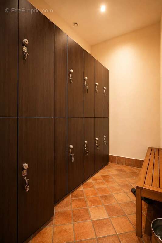 Appartement 241 m² à Maurepas  - photo 20
