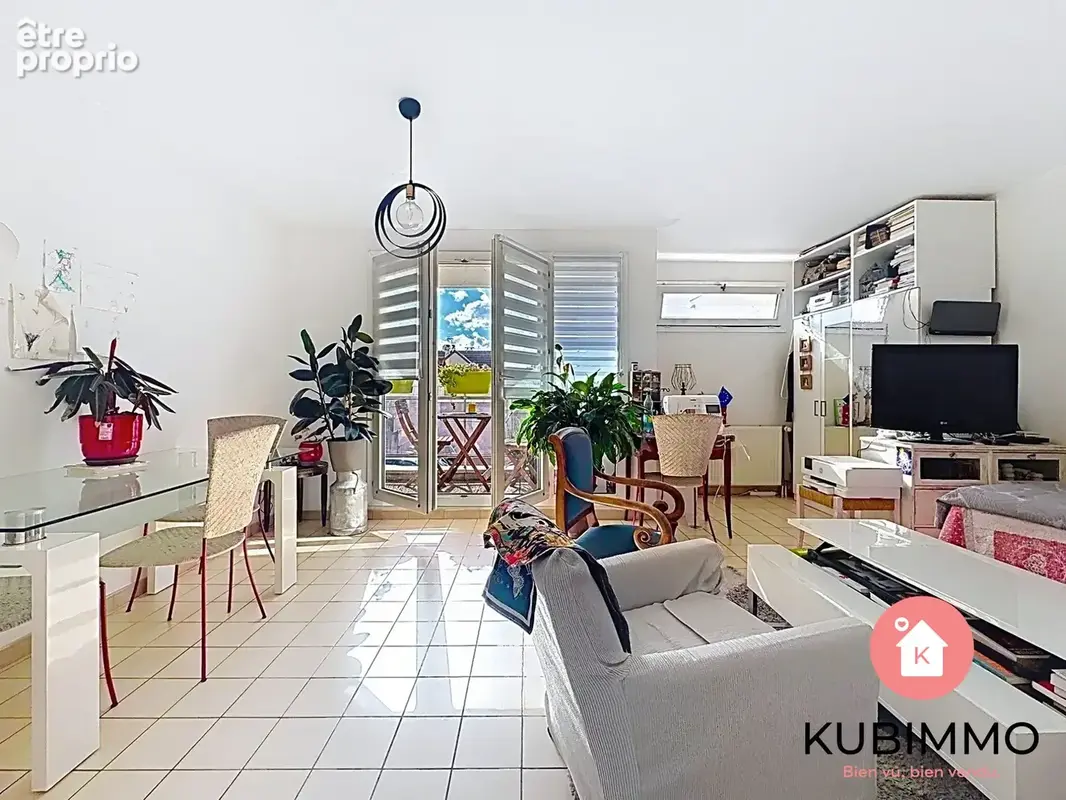 Appartement 1 pièce 32 m² à vendre à Livry-Gargan (93190) - photo 1