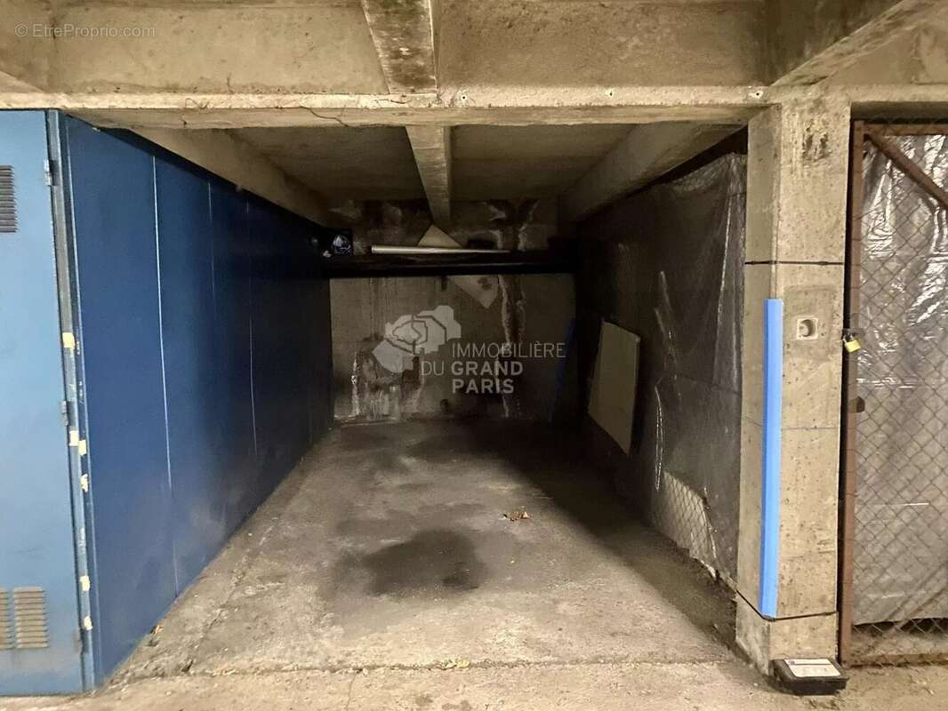 Parking à VITRY-SUR-SEINE