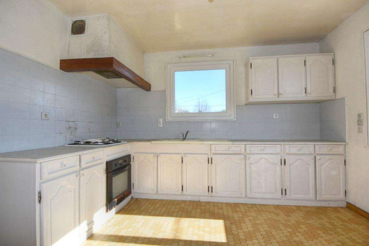 Maison  5 chambres  sur 1200 m2 à 8 mn des plages - photo 7