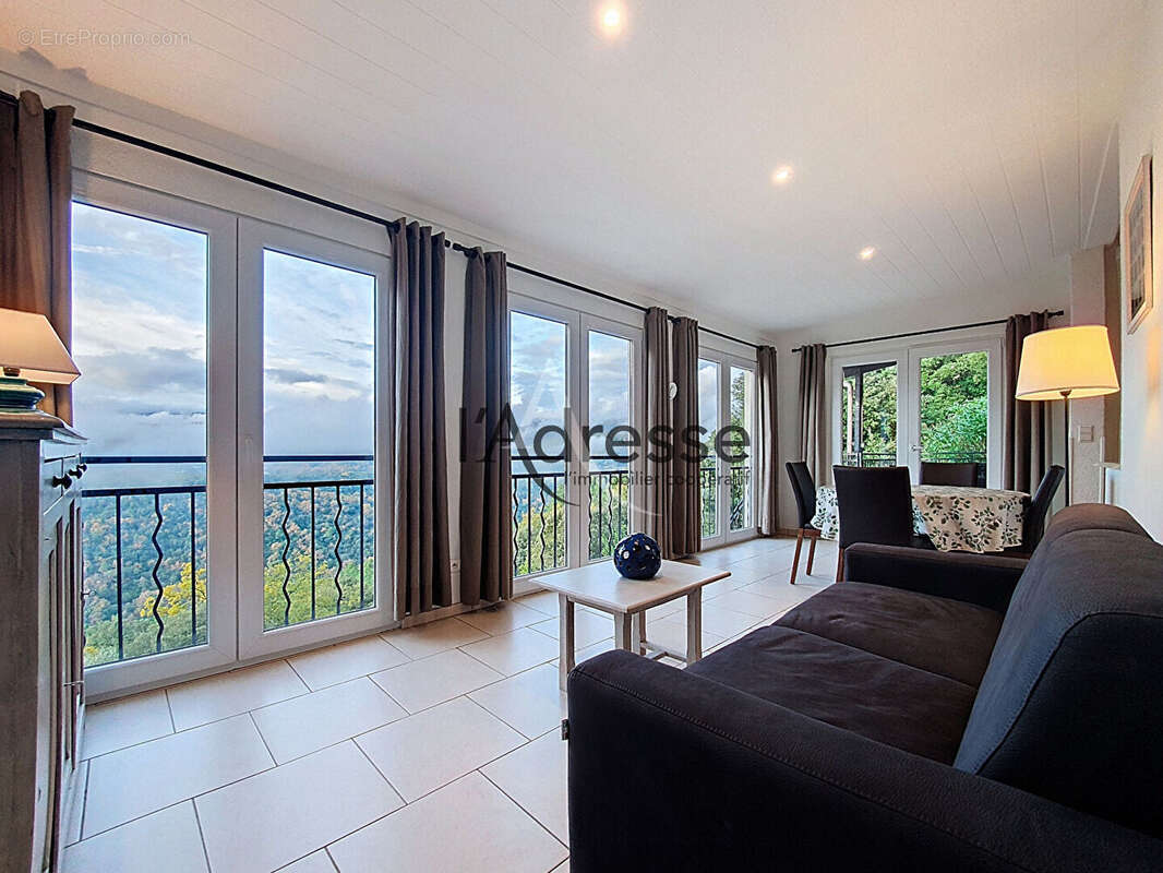 Villa Tanneron BELLUNY, 4 pièces 87 m²  Vue splendide sur le lac de Saint-Cassien et les collines. - photo 5