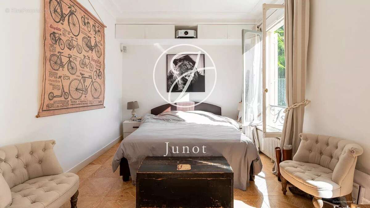 Appartement à PARIS-7E