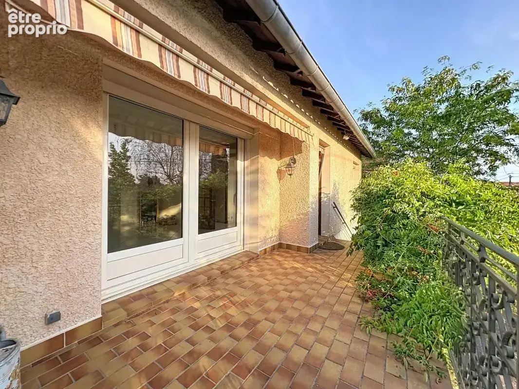 Vendat : Maison 199m² avec terrasse et jardin - photo 4
