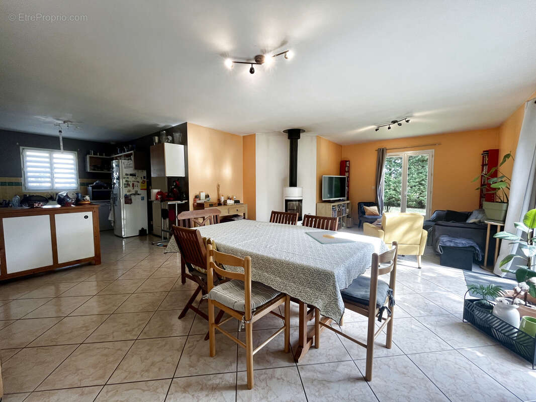 Maison à VILLEJOUBERT