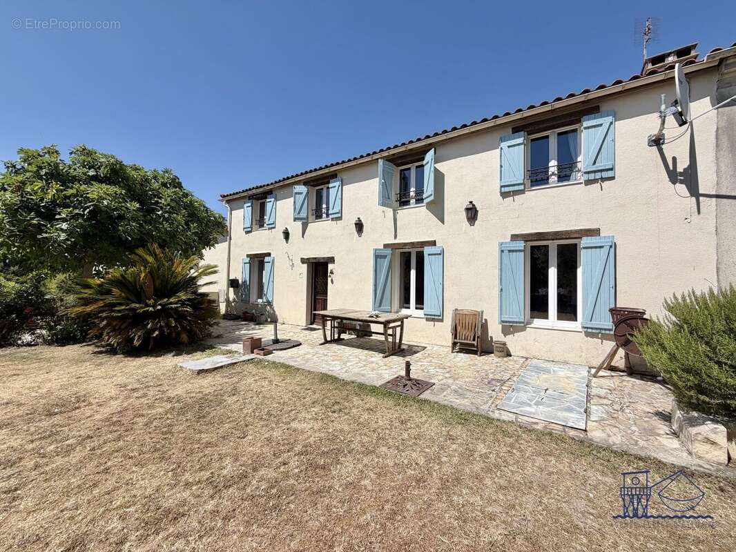 Maison 152 m² à Floirac  - photo 2