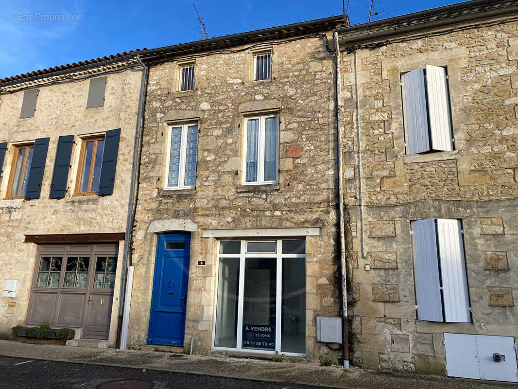 Maison à GENSAC