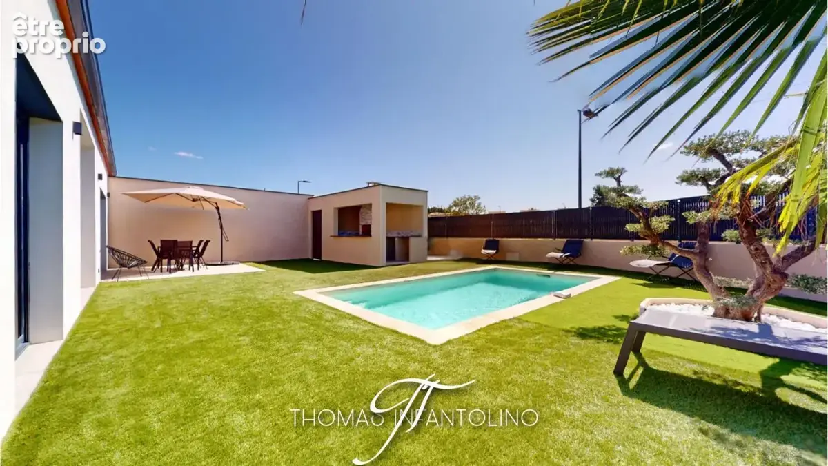 En exclusivite - plain pied - 3 chambres - 1 suite parentale - salle de bain - salle d'eau - piscine - pool house - photo 3