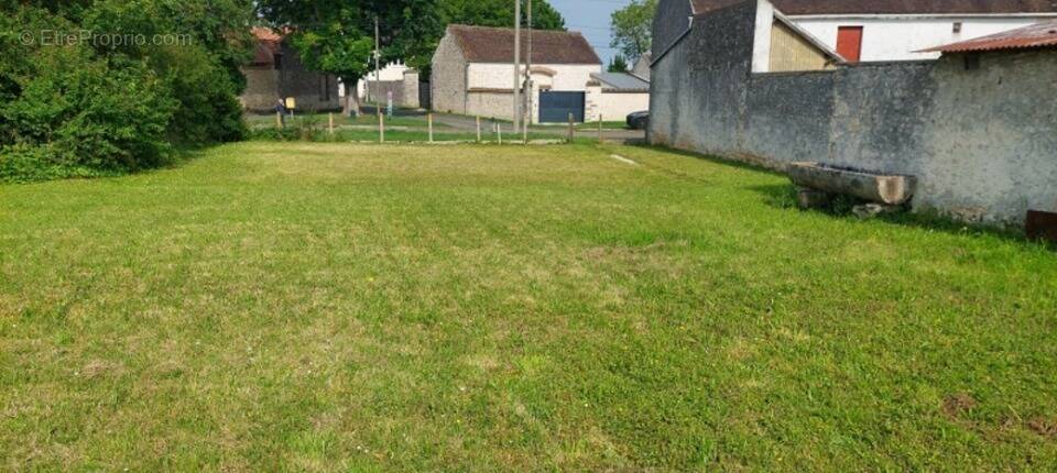 Terrain à AUFFERVILLE