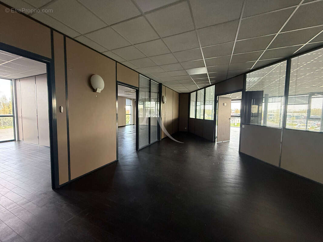 Bureaux Nogent Le Phaye  3 326 m2 - photo 6