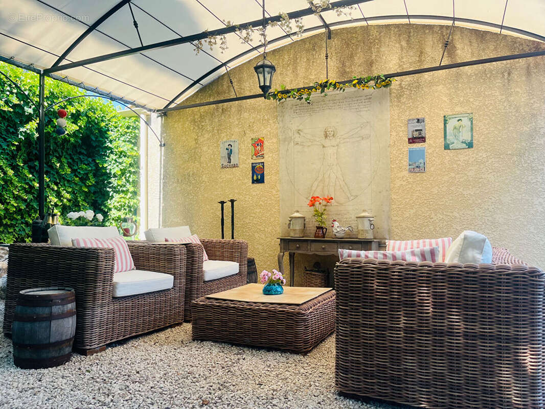 Goudargues - Villa 100m2 avec piscine sur 889m2 de terrain - photo 5