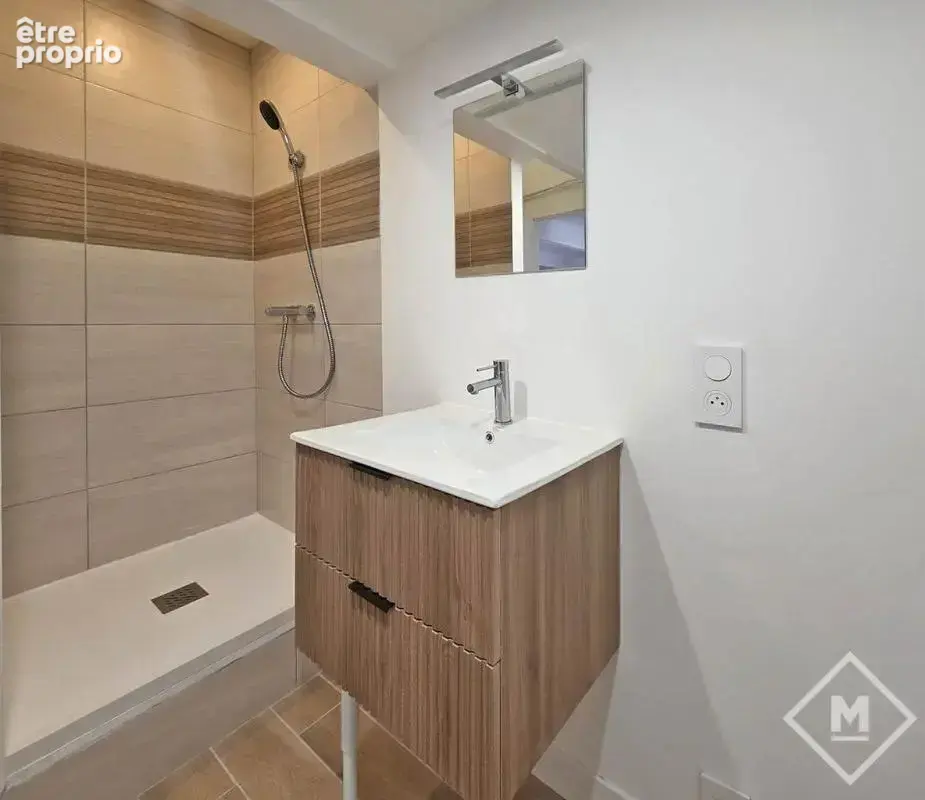 Vente type 2 double destination investissement locatif Baille/Castellane - photo 15