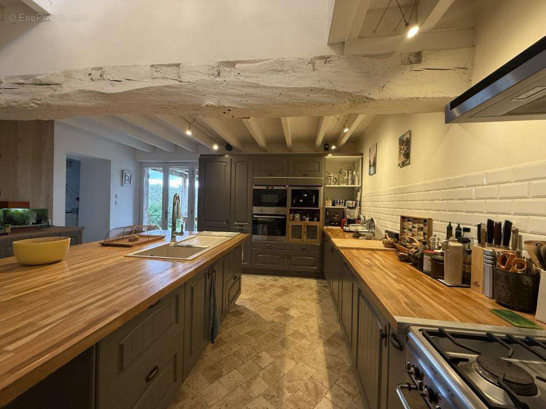 Maison à VIC-FEZENSAC